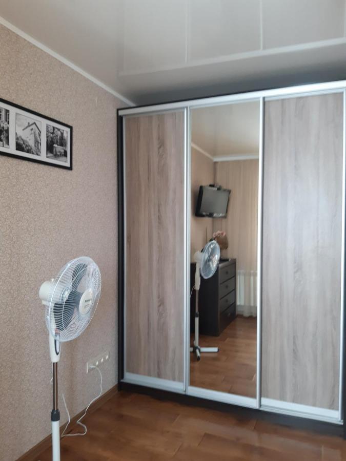 Ferienwohnung Однокімнатна Schepetiwka Exterior foto