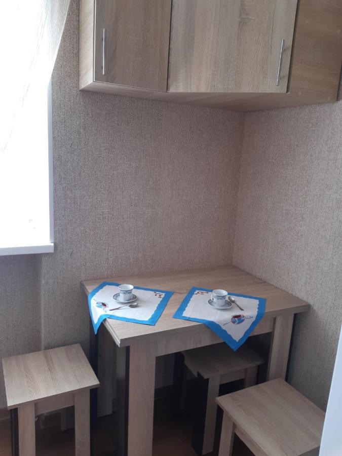 Ferienwohnung Однокімнатна Schepetiwka Exterior foto
